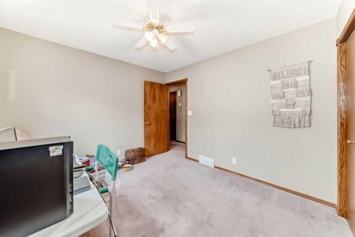15 East Close, Red Deer, AB 