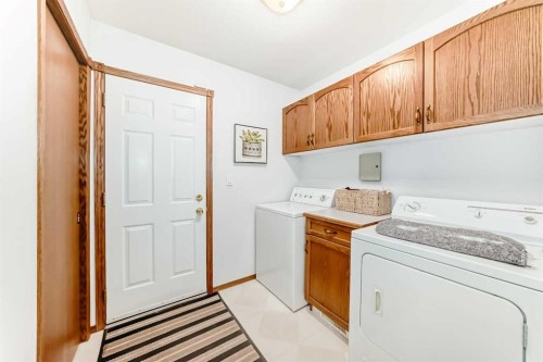 15 East Close, Red Deer, AB 