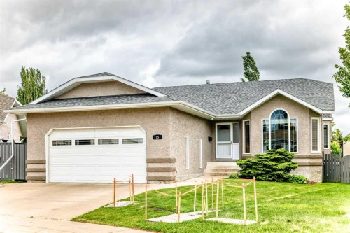 15 East Close, Red Deer, AB 