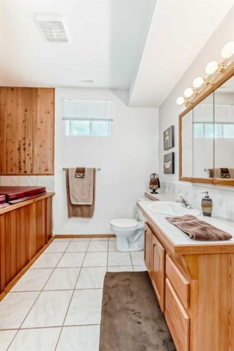 15 East Close, Red Deer, AB 