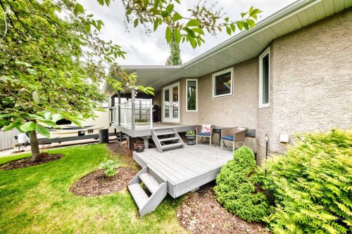 15 East Close, Red Deer, AB 