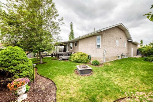 15 East Close, Red Deer, AB 