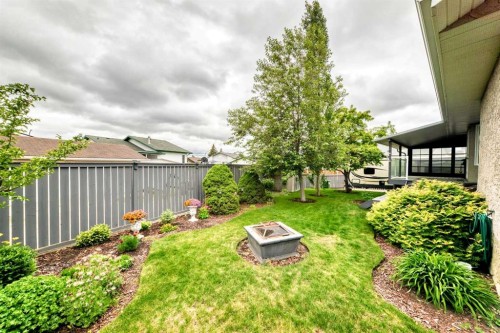 15 East Close, Red Deer, AB 