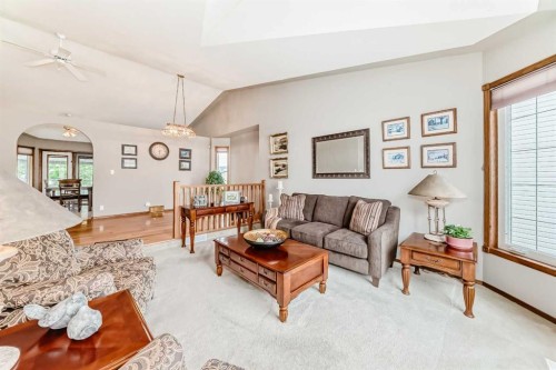 15 East Close, Red Deer, AB 