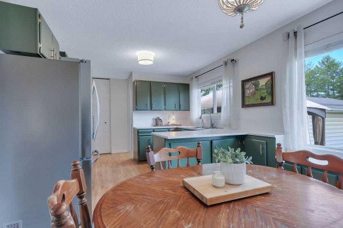 4 Anders Street, Red Deer, AB - Indoor Photo Showing Dining Room