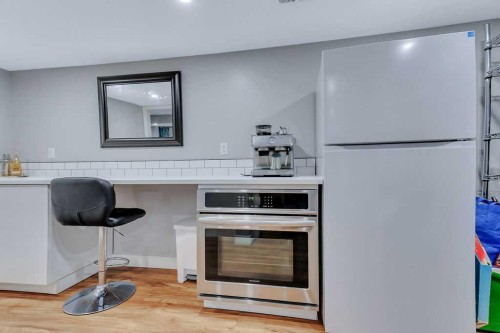 4 Anders Street, Red Deer, AB - Indoor Photo Showing Kitchen