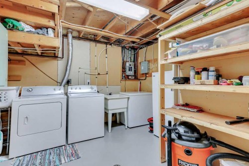 4 Anders Street, Red Deer, AB - Indoor Photo Showing Laundry Room