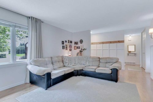 4 Anders Street, Red Deer, AB - Indoor Photo Showing Living Room