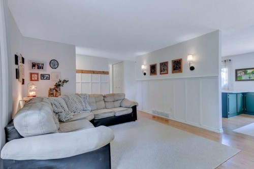 4 Anders Street, Red Deer, AB - Indoor Photo Showing Living Room