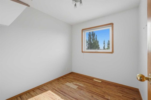31 Palmer Close, Sylvan Lake, AB - Indoor Photo Showing Other Room