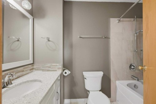 31 Palmer Close, Sylvan Lake, AB - Indoor Photo Showing Bathroom