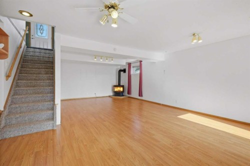 31 Palmer Close, Sylvan Lake, AB - Indoor Photo Showing Other Room