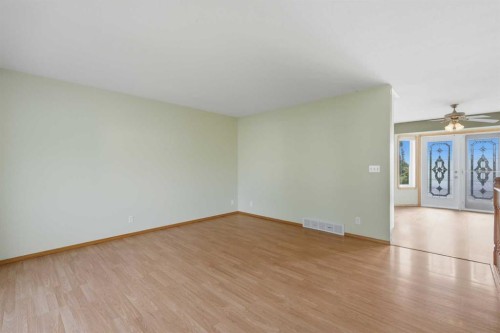 31 Palmer Close, Sylvan Lake, AB - Indoor Photo Showing Other Room