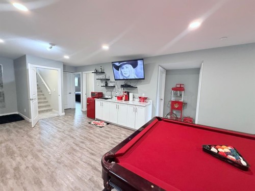 58 Village Crescent, Red Deer, AB - Indoor Photo Showing Other Room