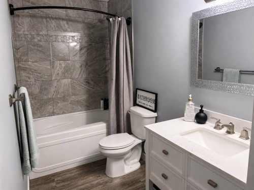 58 Village Crescent, Red Deer, AB - Indoor Photo Showing Bathroom
