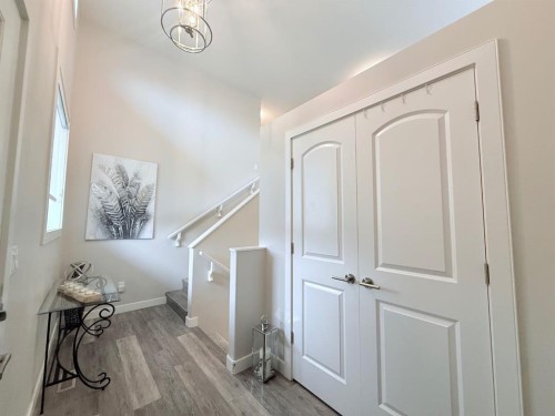 58 Village Crescent, Red Deer, AB - Indoor Photo Showing Other Room