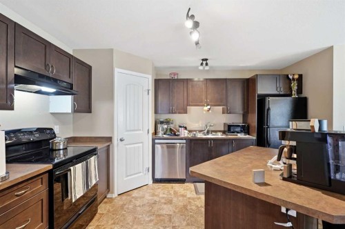 415-31 Jamieson Avenue, Red Deer, AB - Indoor Photo Showing Kitchen