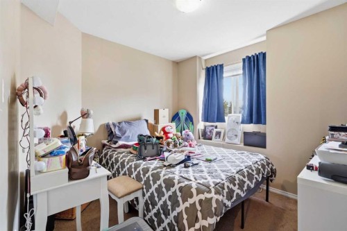 415-31 Jamieson Avenue, Red Deer, AB - Indoor Photo Showing Bedroom