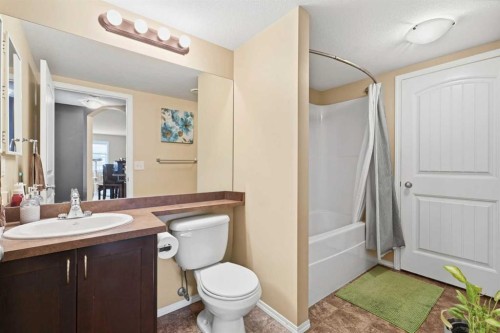 415-31 Jamieson Avenue, Red Deer, AB - Indoor Photo Showing Bathroom