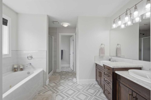 13 Hendrickson Bay, Sylvan Lake, AB - Indoor Photo Showing Bathroom