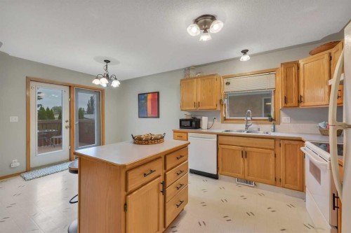 14 Eakins Crescent, Red Deer, AB - Indoor Photo Showing Kitchen With Double Sink
