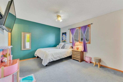 14 Eakins Crescent, Red Deer, AB - Indoor Photo Showing Bedroom