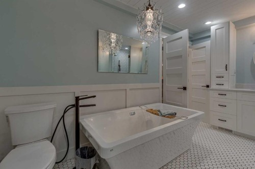 111 Selkirk Boulevard, Red Deer, AB - Indoor Photo Showing Bathroom