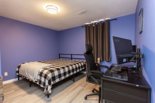 6308 61 Avenue, Red Deer, AB - Indoor Photo Showing Bedroom