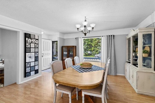 45 Sylvan Drive, Sylvan Lake, AB - Indoor Photo Showing Dining Room