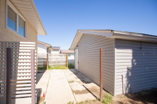 11 Oxbow Street, Red Deer, AB - Outdoor With Exterior