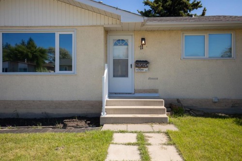 11 Oxbow Street, Red Deer, AB - Outdoor