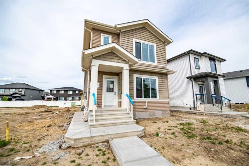 28 Memorial Parkway  Rural Red Deer County, AB T4E 3B7
