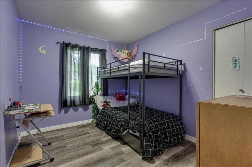 4709 55 Avenue, Rimbey, AB - Indoor Photo Showing Bedroom