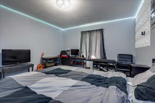 4709 55 Avenue, Rimbey, AB - Indoor Photo Showing Bedroom