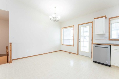 19 Logan Close, Red Deer, AB - Indoor Photo Showing Other Room