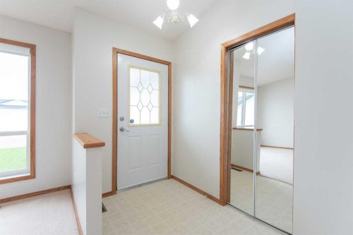 19 Logan Close, Red Deer, AB - Indoor Photo Showing Other Room