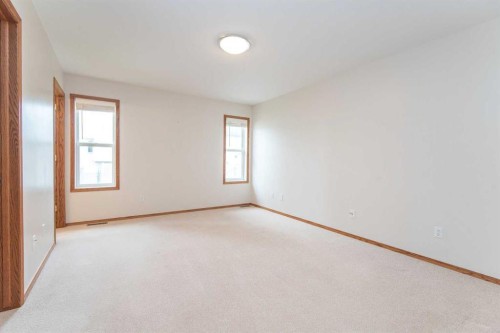 19 Logan Close, Red Deer, AB - Indoor Photo Showing Other Room