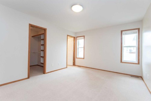 19 Logan Close, Red Deer, AB - Indoor Photo Showing Other Room