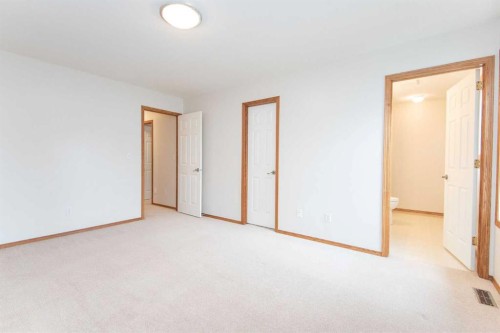 19 Logan Close, Red Deer, AB - Indoor Photo Showing Other Room