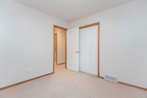 19 Logan Close, Red Deer, AB - Indoor Photo Showing Other Room