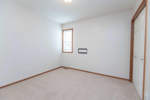 19 Logan Close, Red Deer, AB - Indoor Photo Showing Other Room