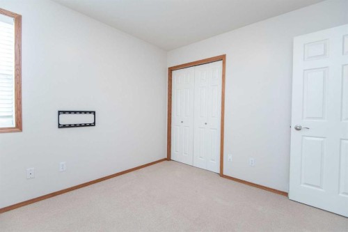 19 Logan Close, Red Deer, AB - Indoor Photo Showing Other Room