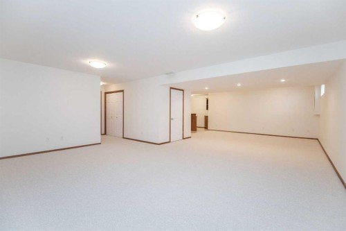 19 Logan Close, Red Deer, AB - Indoor Photo Showing Other Room