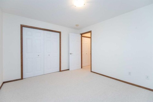 19 Logan Close, Red Deer, AB - Indoor Photo Showing Other Room