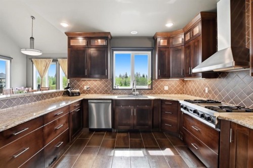 74 Oaklands Crescent, Red Deer, AB - Indoor Photo Showing Kitchen With Upgraded Kitchen