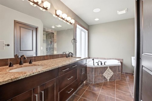 74 Oaklands Crescent, Red Deer, AB - Indoor Photo Showing Bathroom