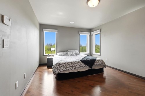 74 Oaklands Crescent, Red Deer, AB - Indoor Photo Showing Bedroom