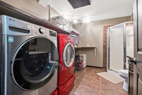 74 Oaklands Crescent, Red Deer, AB - Indoor Photo Showing Laundry Room