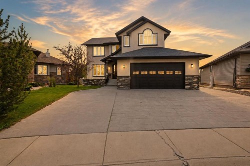 74 Oaklands Crescent, Red Deer, AB - Outdoor