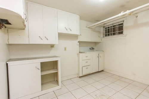 4917 46 Street, Red Deer, AB - Indoor With Storage